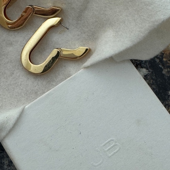 Jenny Bird Gold tone U-Link Earring - Picture 5 of 6